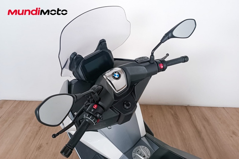 Motorbike image 10
