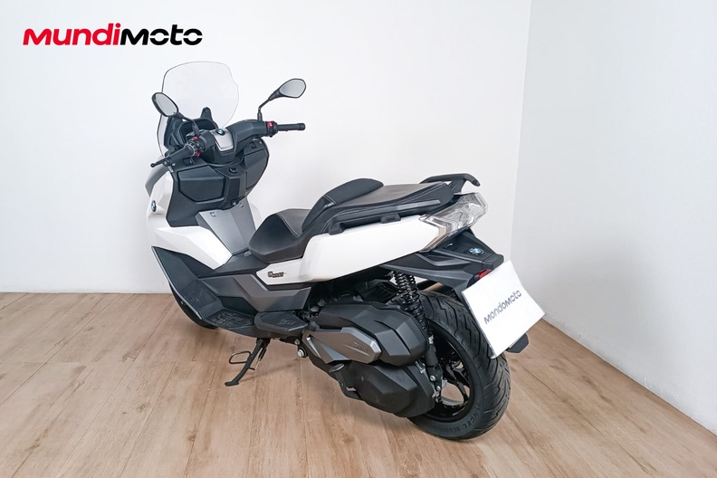 Motorbike image 7