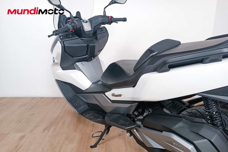 Motorbike image 8