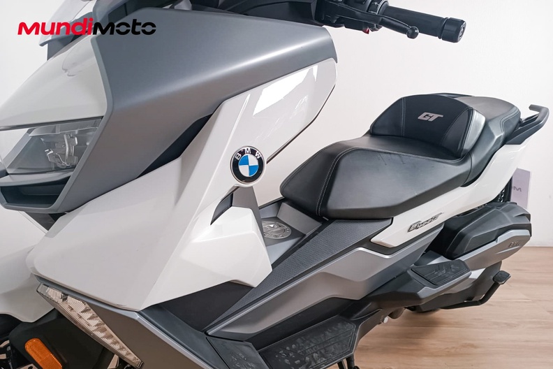Motorbike image 9