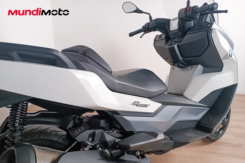 Motorbike image 3