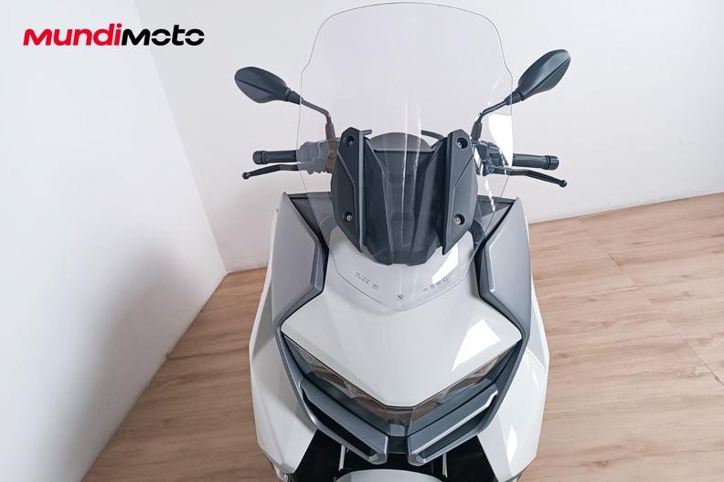 Motorbike image 4
