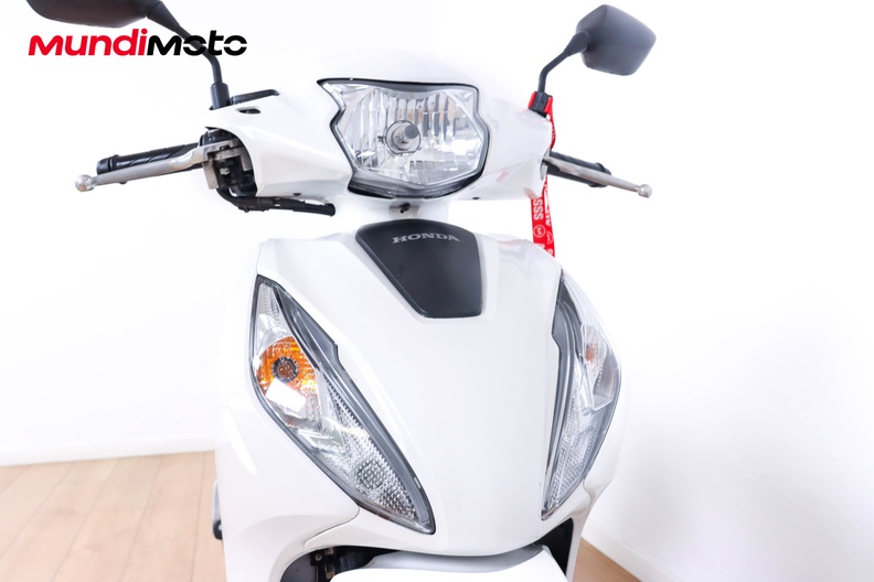 Motorbike image 4