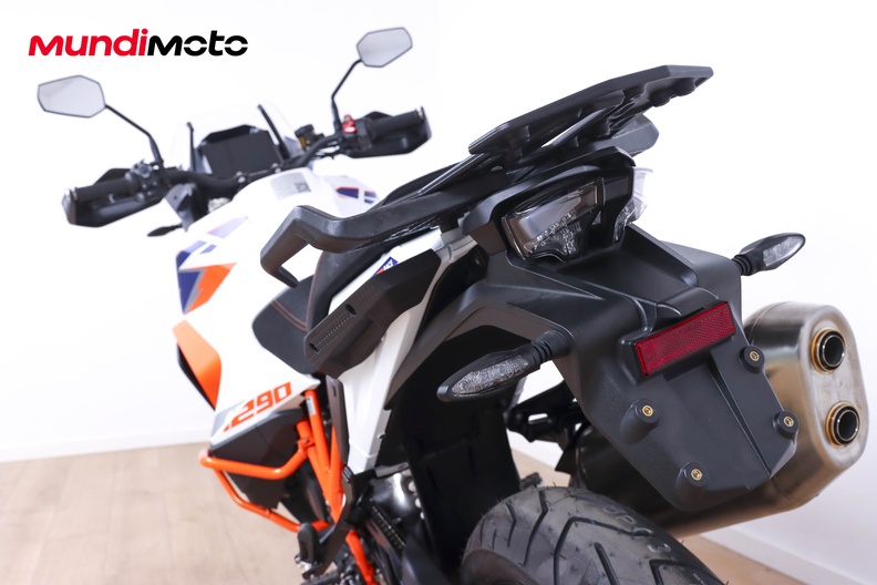 Motorbike image 9