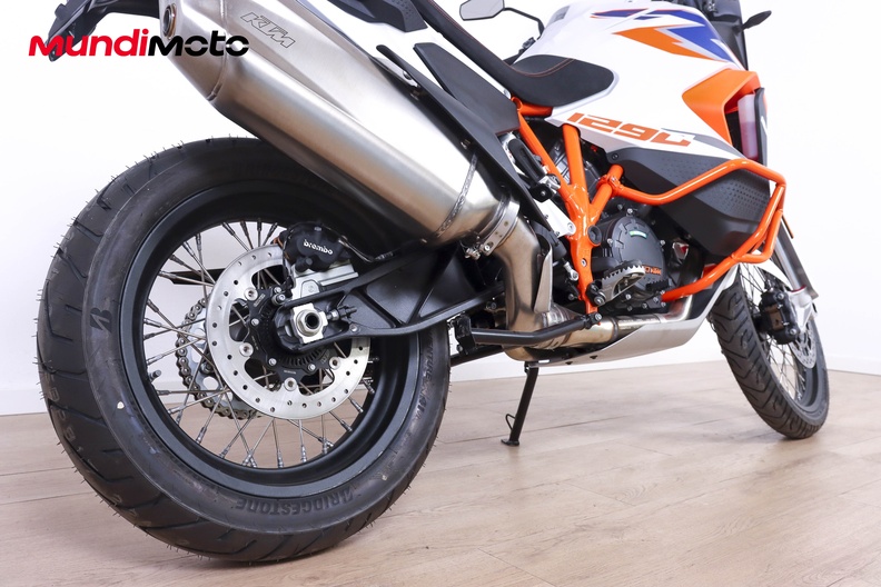 Motorbike image 3