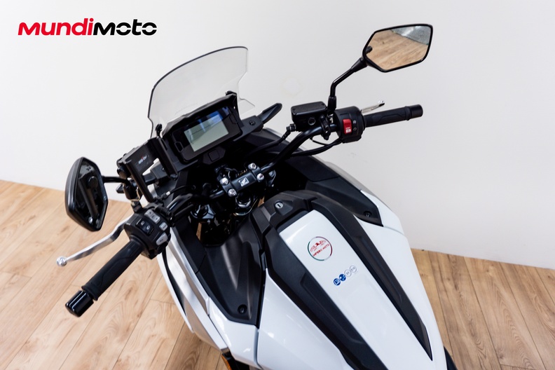 Motorbike image 10