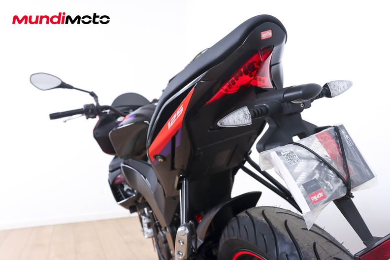 Motorbike image 9