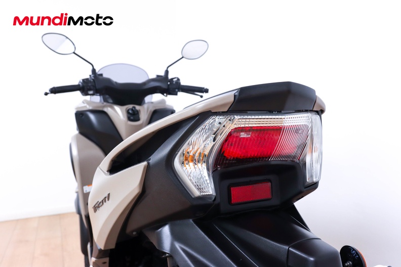 Motorbike image 9
