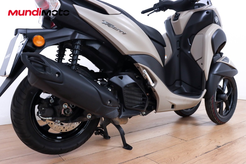 Motorbike image 3