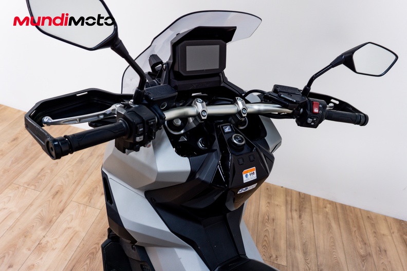 Motorbike image 10