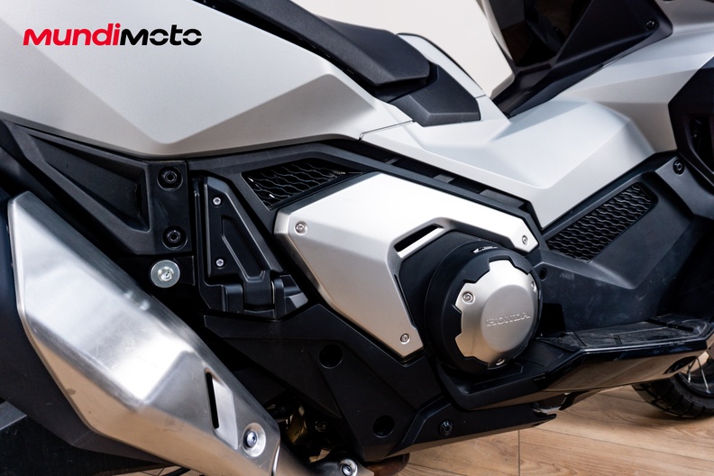 Motorbike image 3