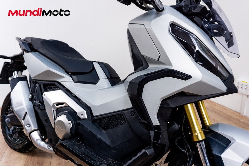 Motorbike image 4