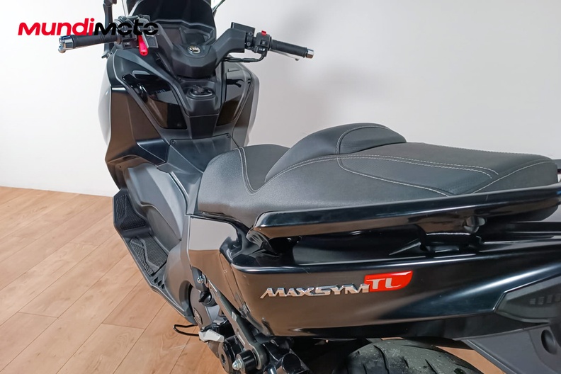 Motorbike image 8