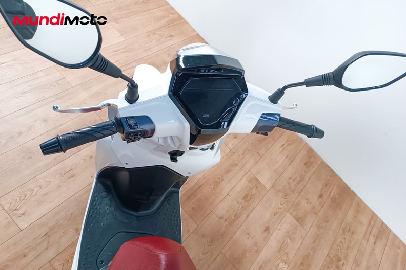 Motorbike image 10
