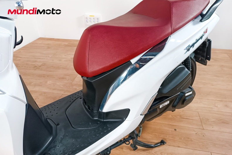 Motorbike image 9