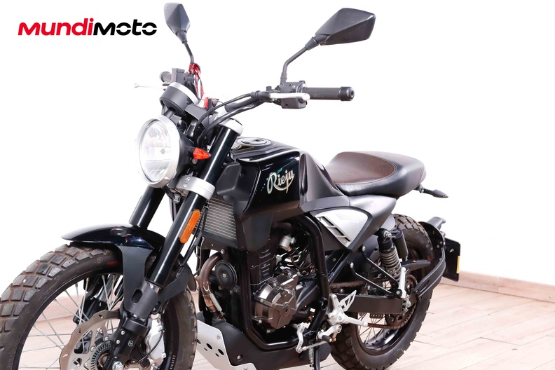 Motorbike image 9