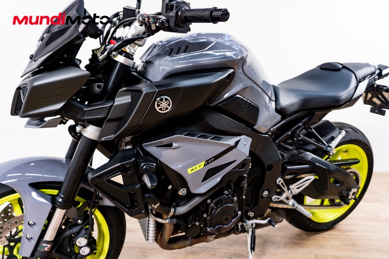 Motorbike image 9