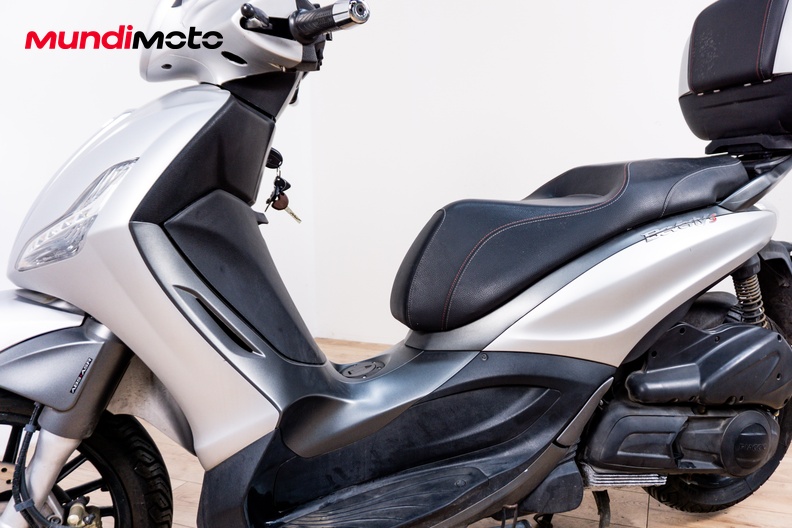 Motorbike image 9
