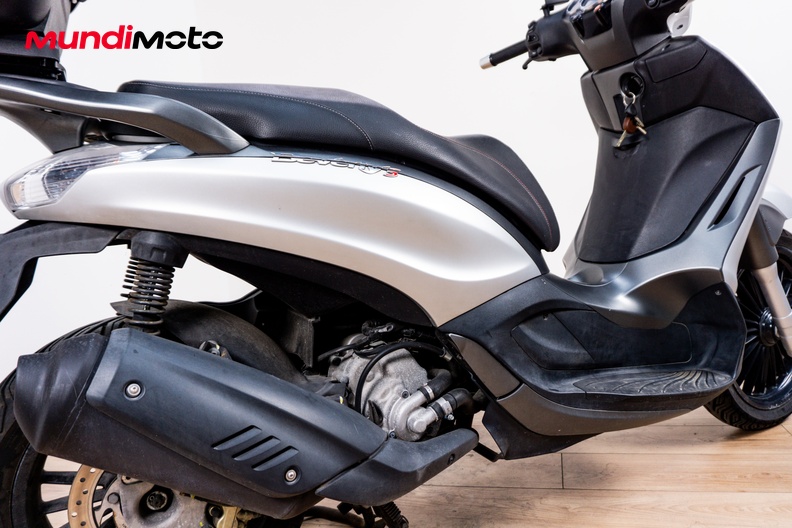 Motorbike image 3