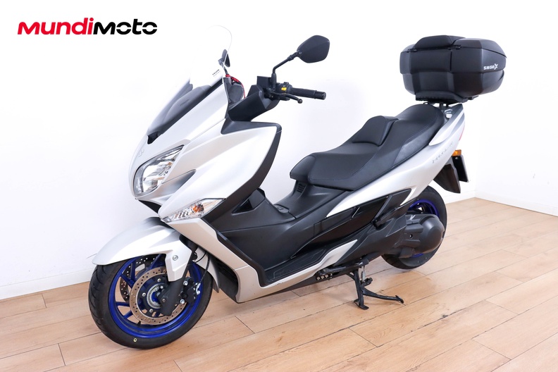 Motorbike image 7