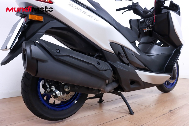 Motorbike image 3