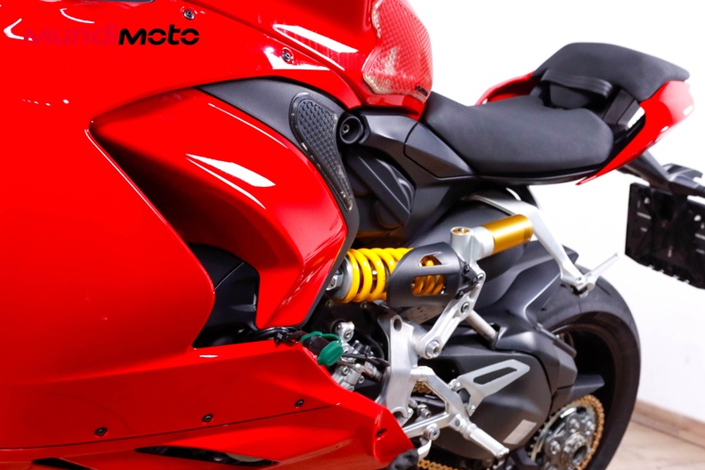 Motorbike image 9