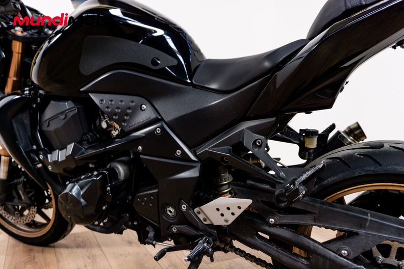 Motorbike image 8
