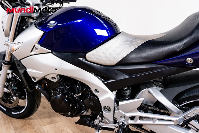 Motorbike image 8