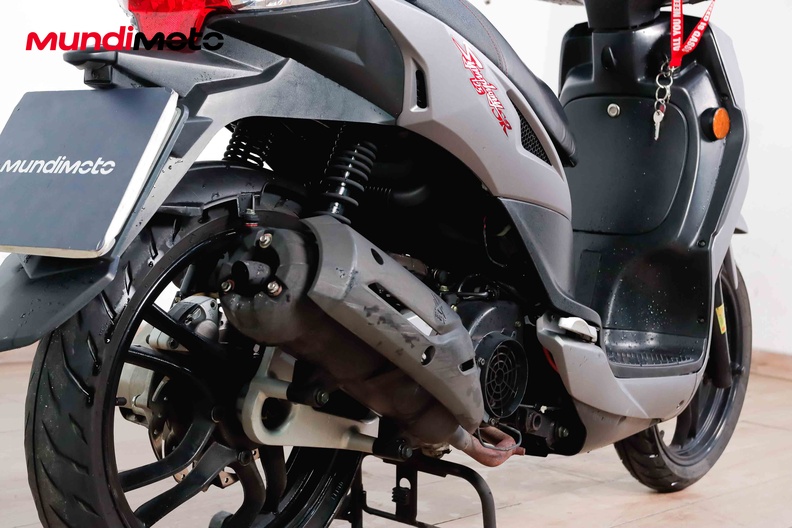 Motorbike image 3