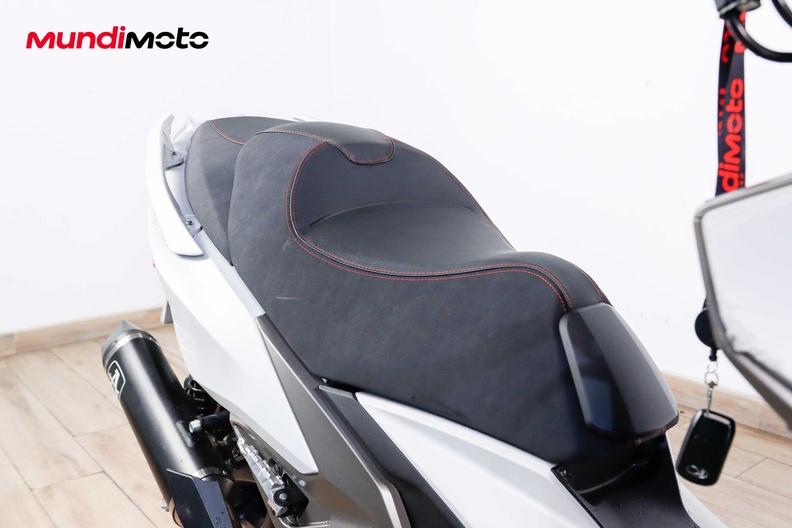 Motorbike image 13