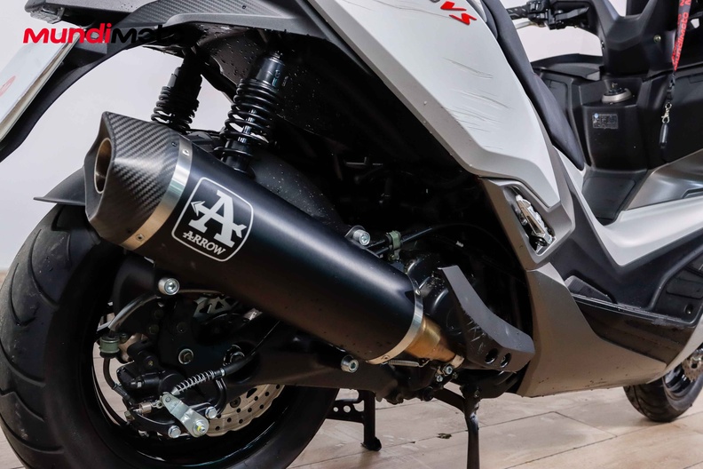 Motorbike image 3