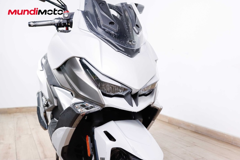 Motorbike image 4