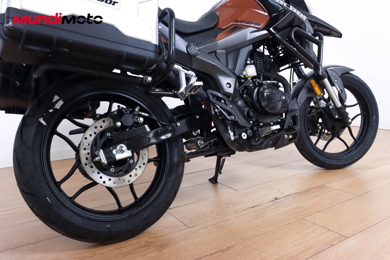 Motorbike image 3
