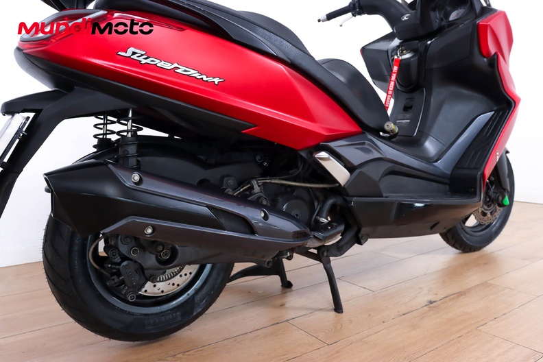 Motorbike image 3