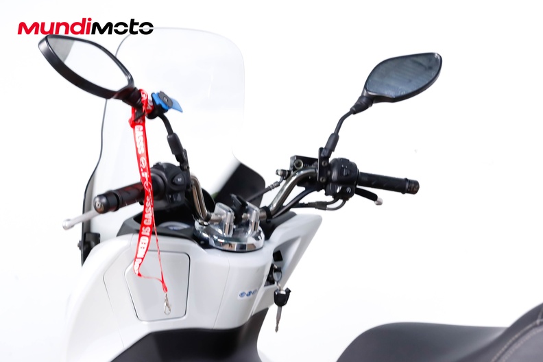 Motorbike image 10