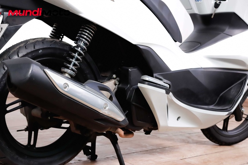 Motorbike image 3