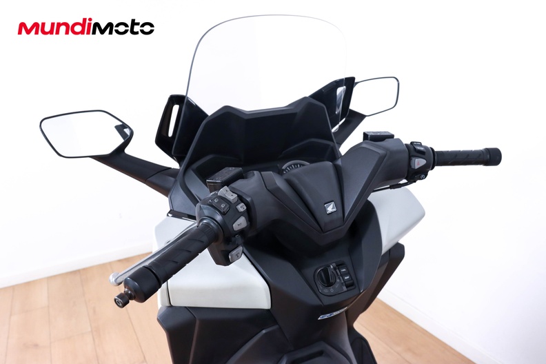 Motorbike image 10