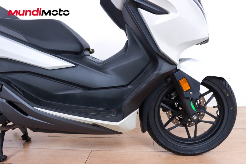 Motorbike image 13