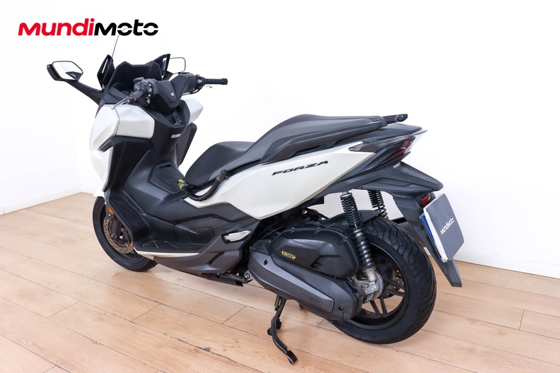 Motorbike image 6