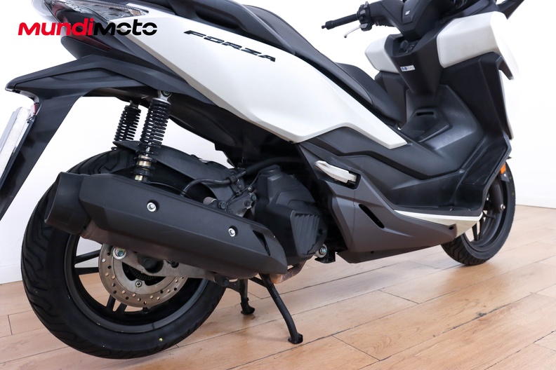 Motorbike image 3