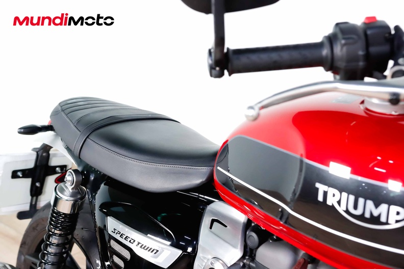Motorbike image 13