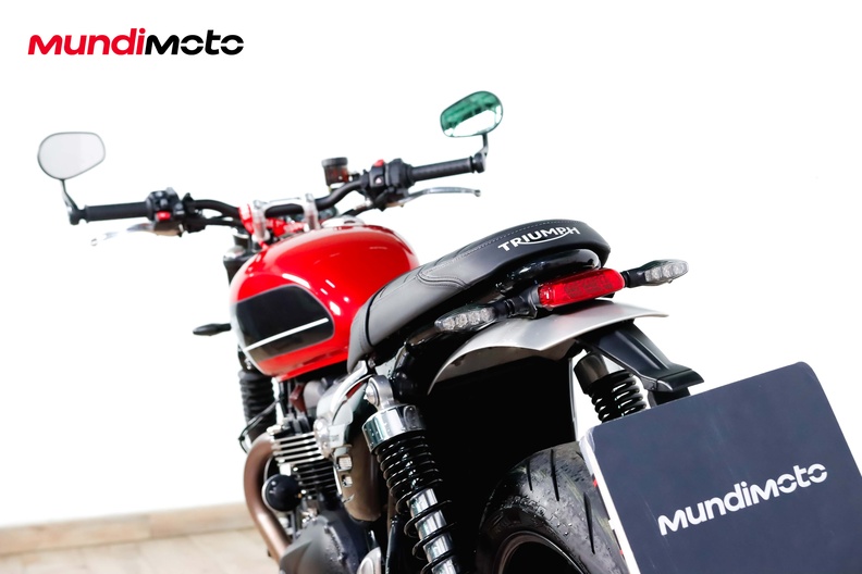 Motorbike image 9