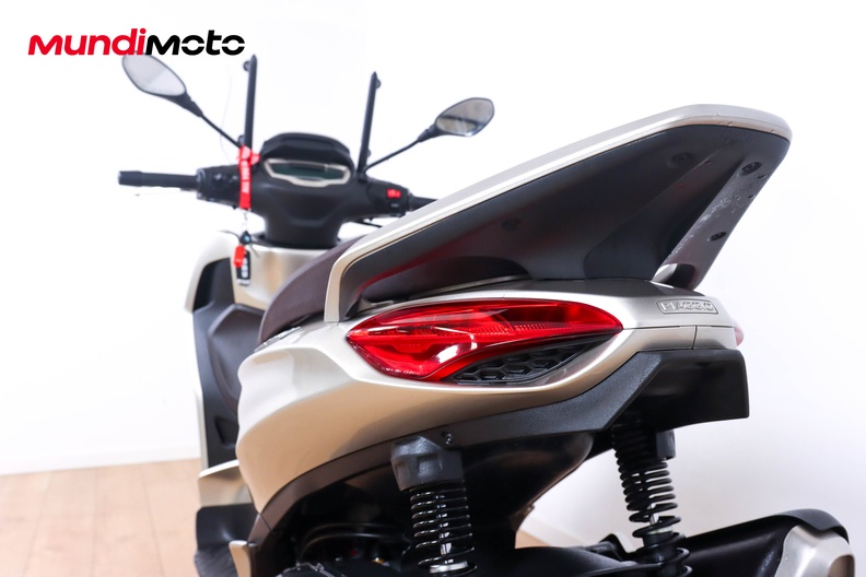 Motorbike image 9