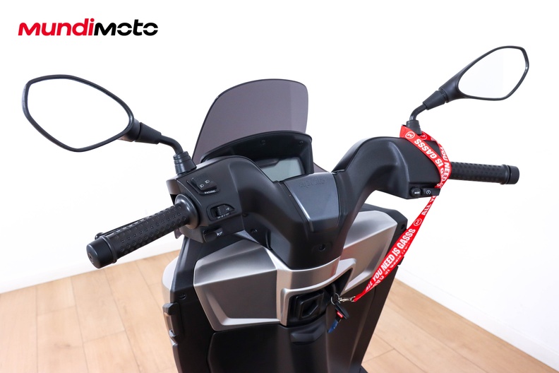 Motorbike image 10