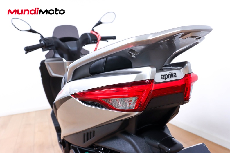 Motorbike image 9