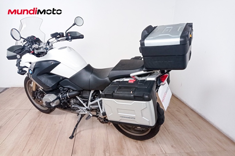 Motorbike image 7