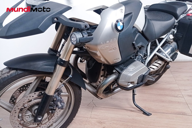 Motorbike image 9