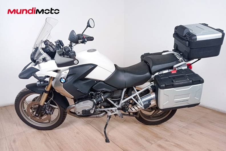 Motorbike image 5