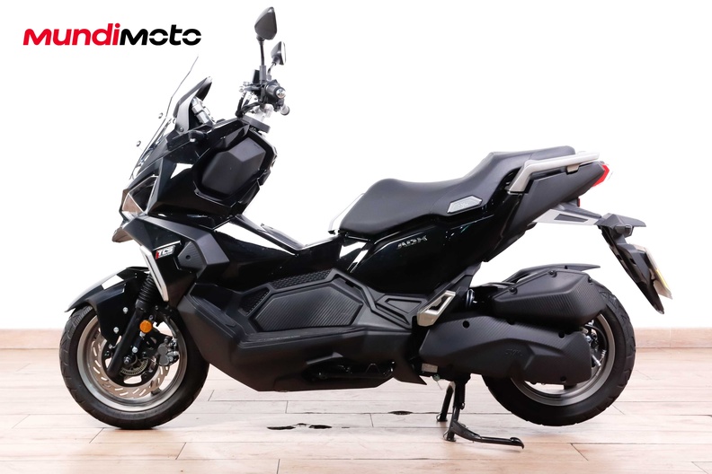 Motorbike image 5