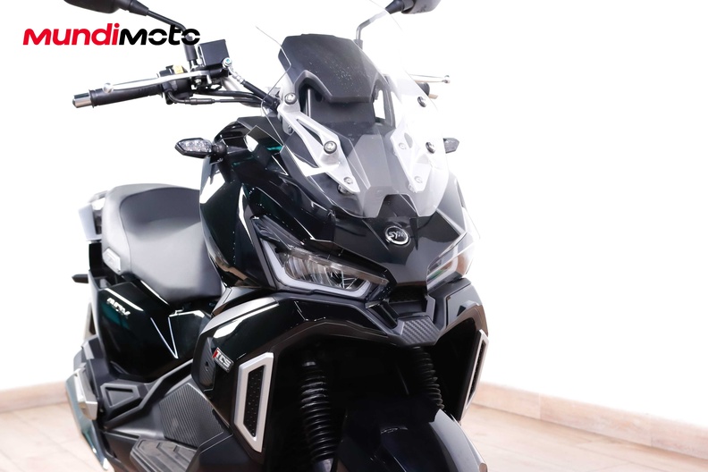 Motorbike image 4